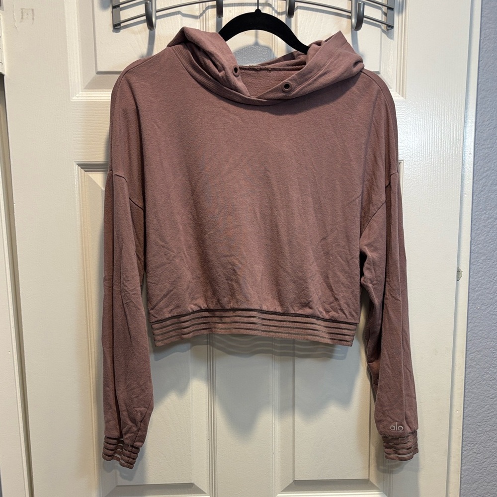 ALO Yoga K-O Smokey Quartz Cropped Hoodie Sample piece *flawed